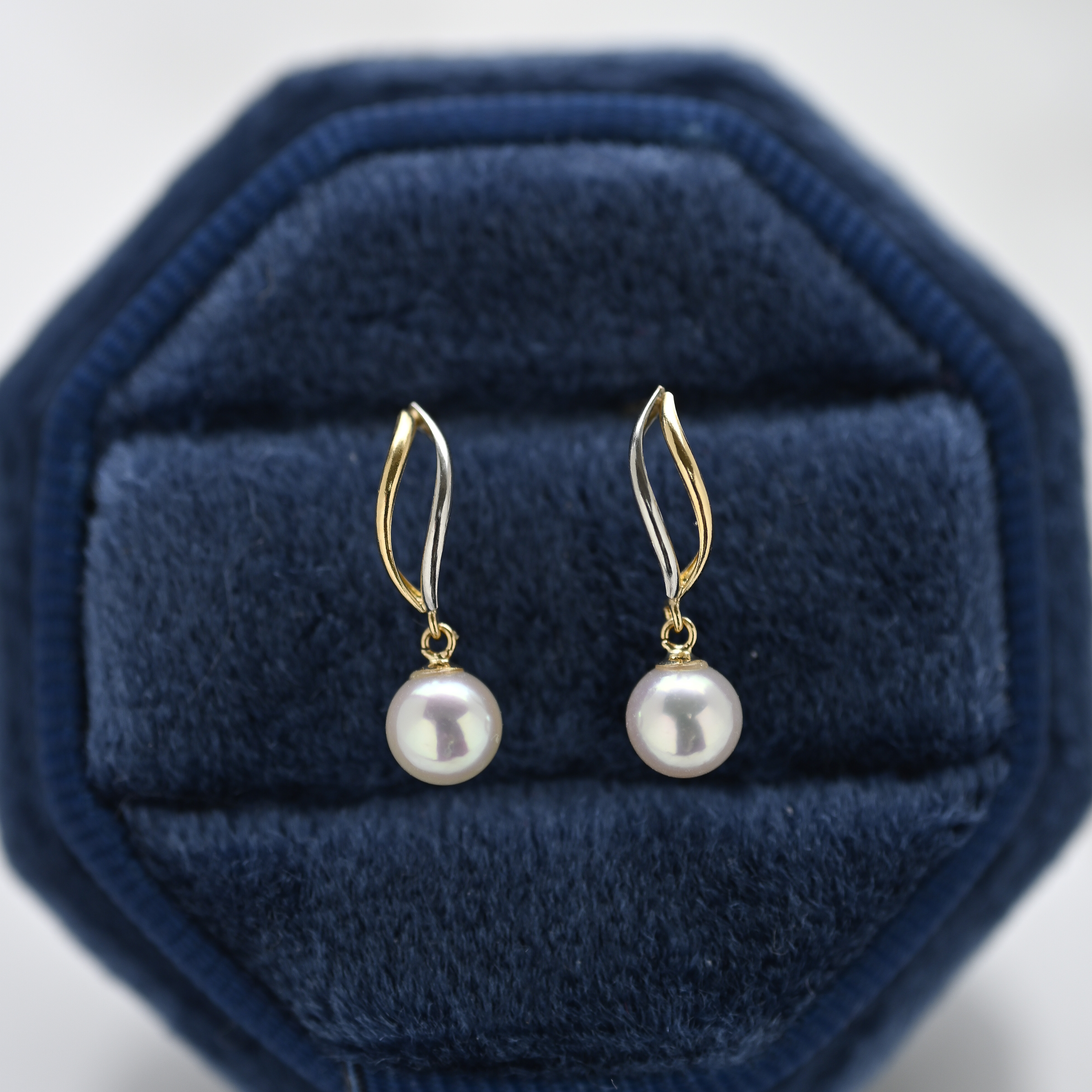 18K Mini Two-Tone Akoya Pearl Earring