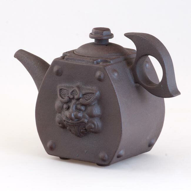 鹿港窯禮品館│陶瓷 手作 茶壺 鐵鏽獅紋 陶板壺