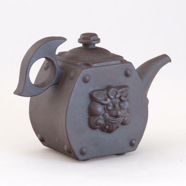 鹿港窯禮品館│陶瓷 手作 茶壺 鐵鏽獅紋 陶板壺