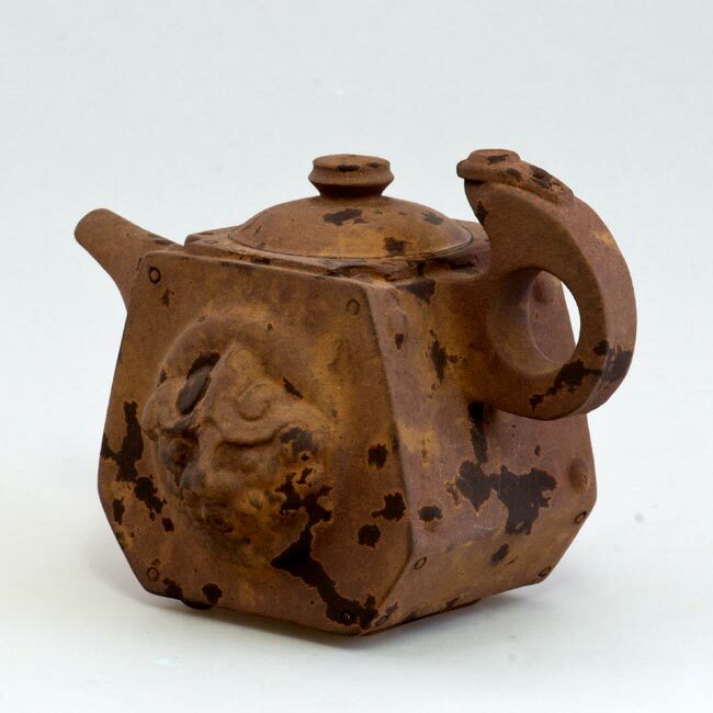鹿港窯禮品館│陶瓷 手作 茶壺 斑剝鐵鏽獅紋 陶板壺