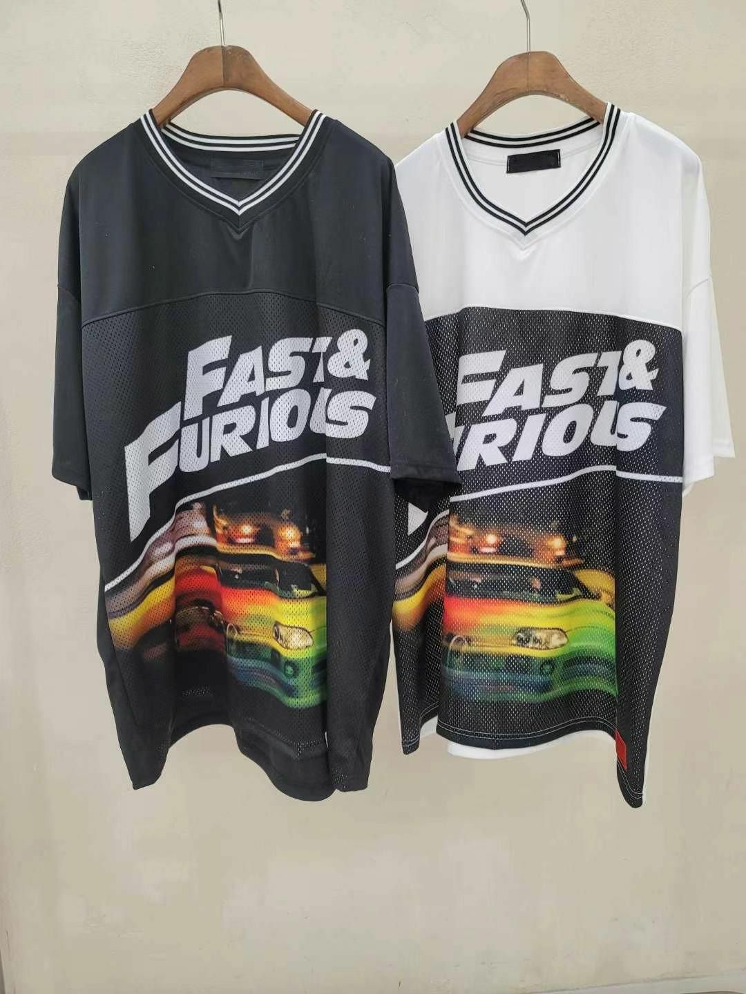 V領英文字圖案短袖Tee T5381