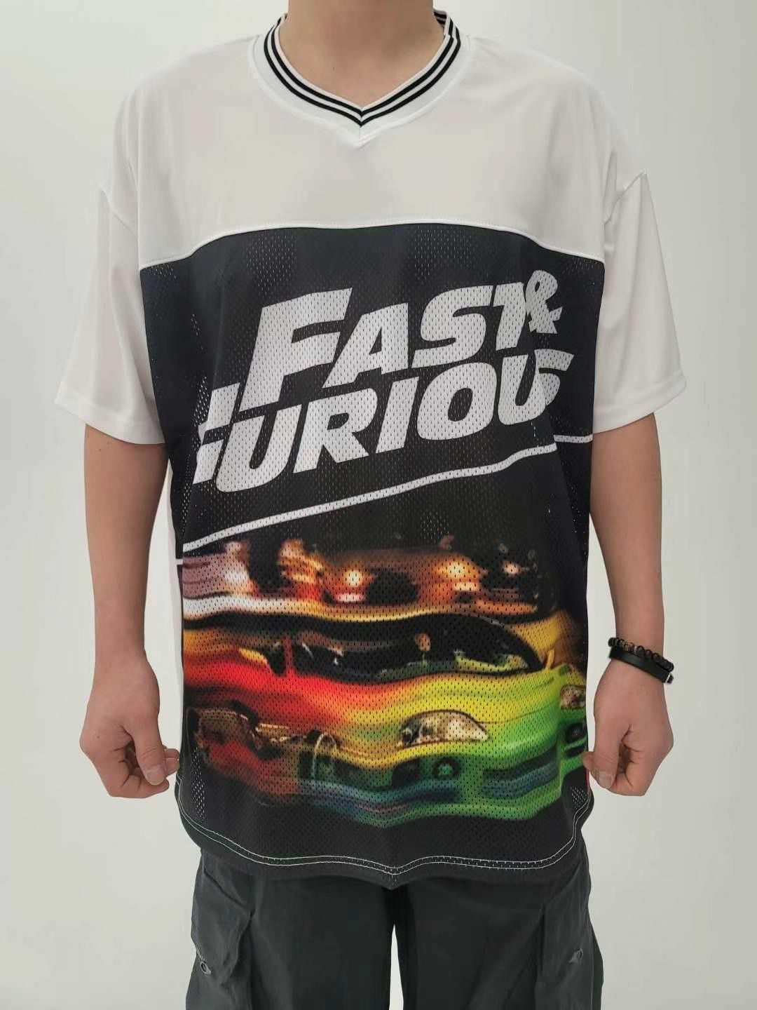 V領英文字圖案短袖Tee T5381