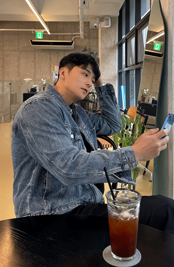 獨特不對稱口袋水洗牛仔夾克