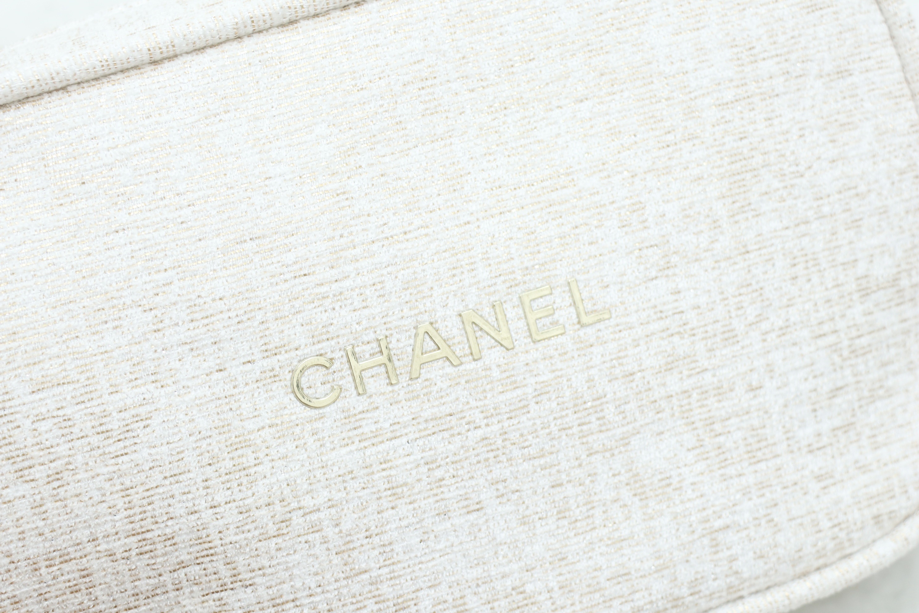 Chanel beaute 全新米白色pouch🤍
