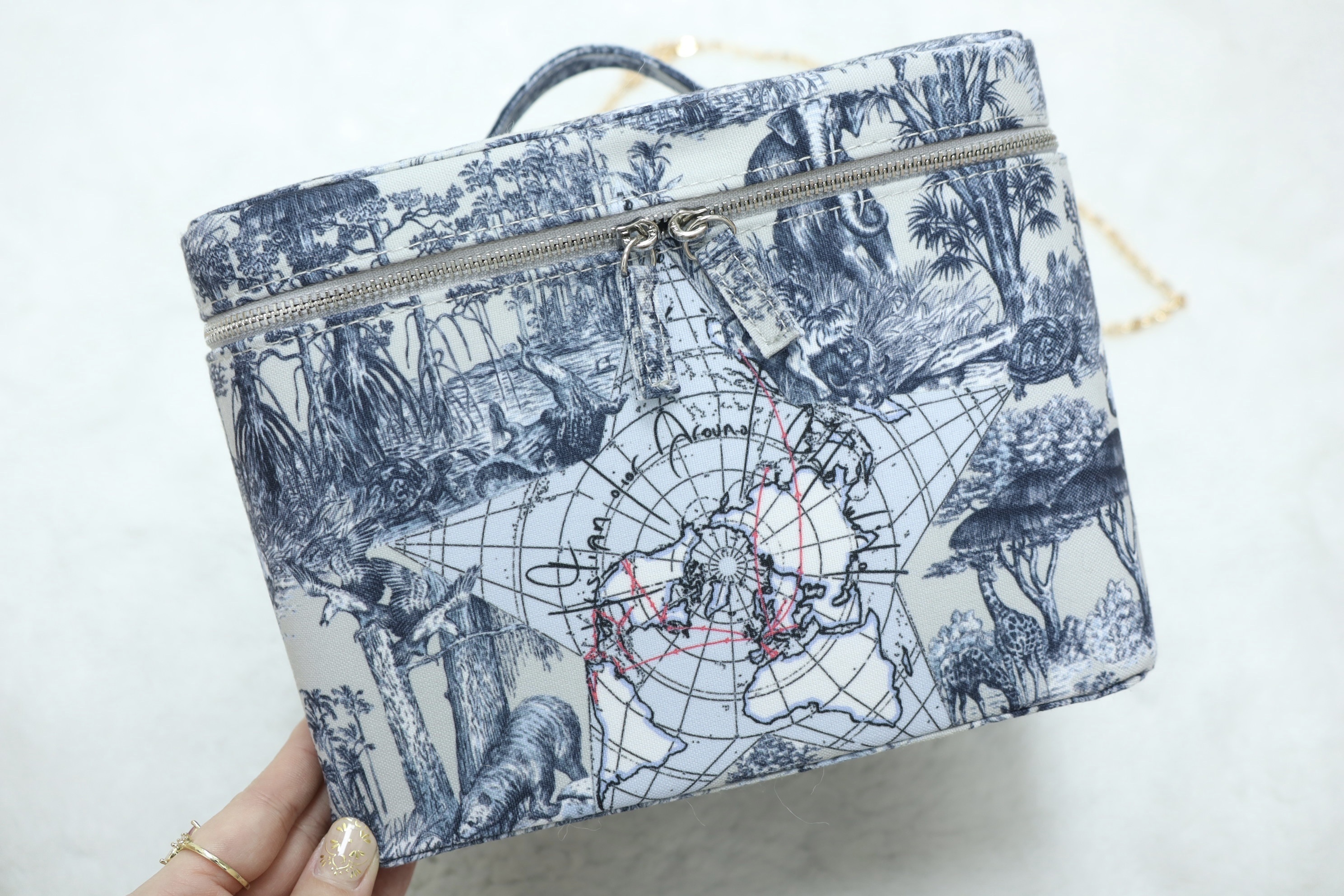 全新 Dior pouch 內有鏡💙