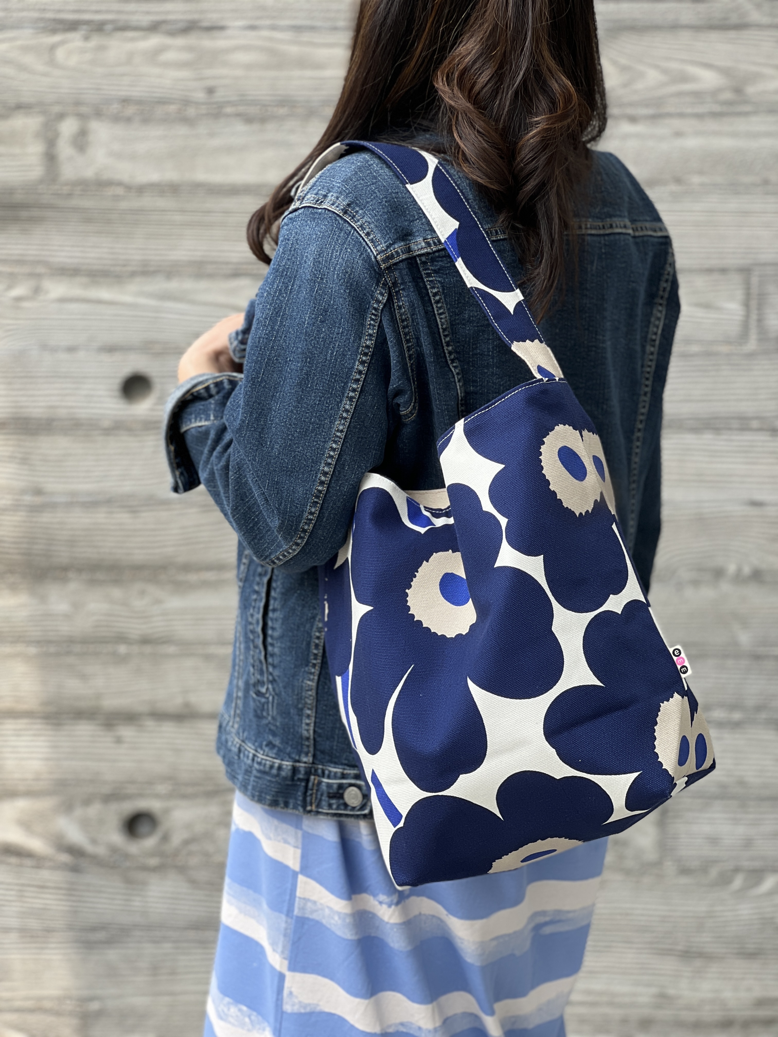 Shoulder tote | Marimekko canvas fabric | Navy Unikko