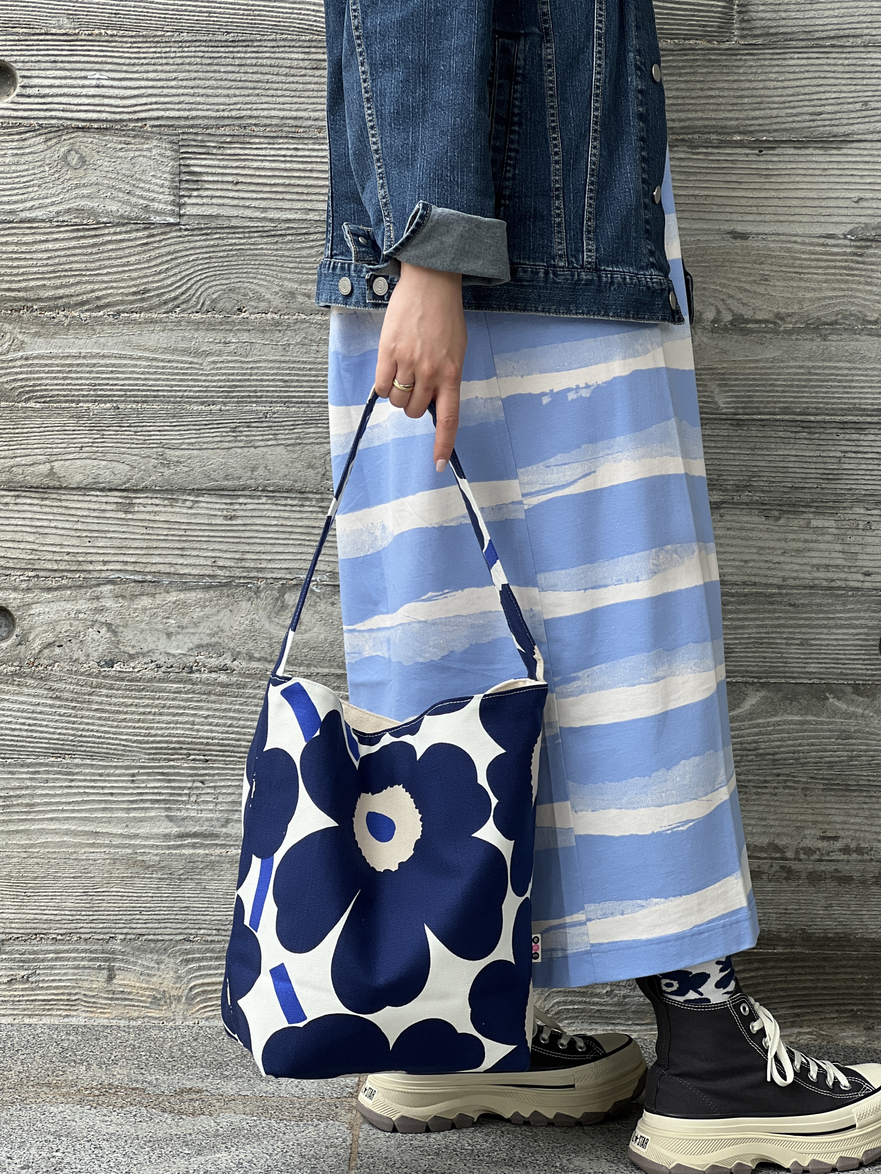 Shoulder tote | Marimekko canvas fabric | Navy Unikko