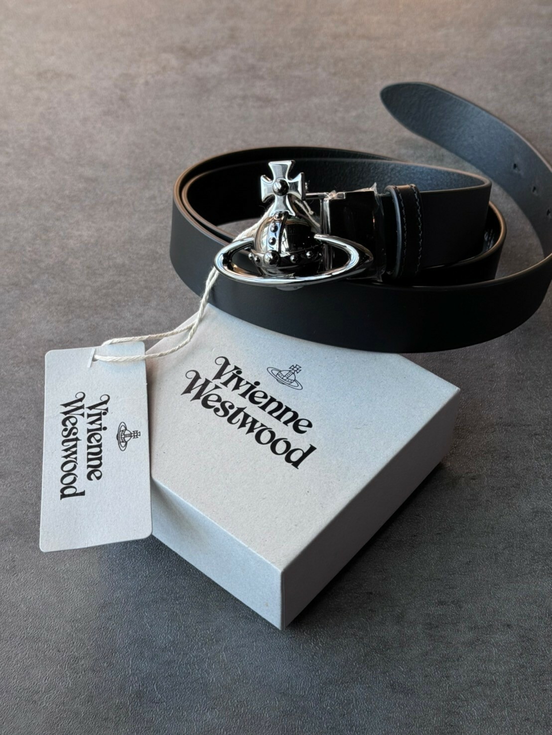 Vivienne Westwood 質感款 銀黑色頭 土星Logo皮帶 西太后