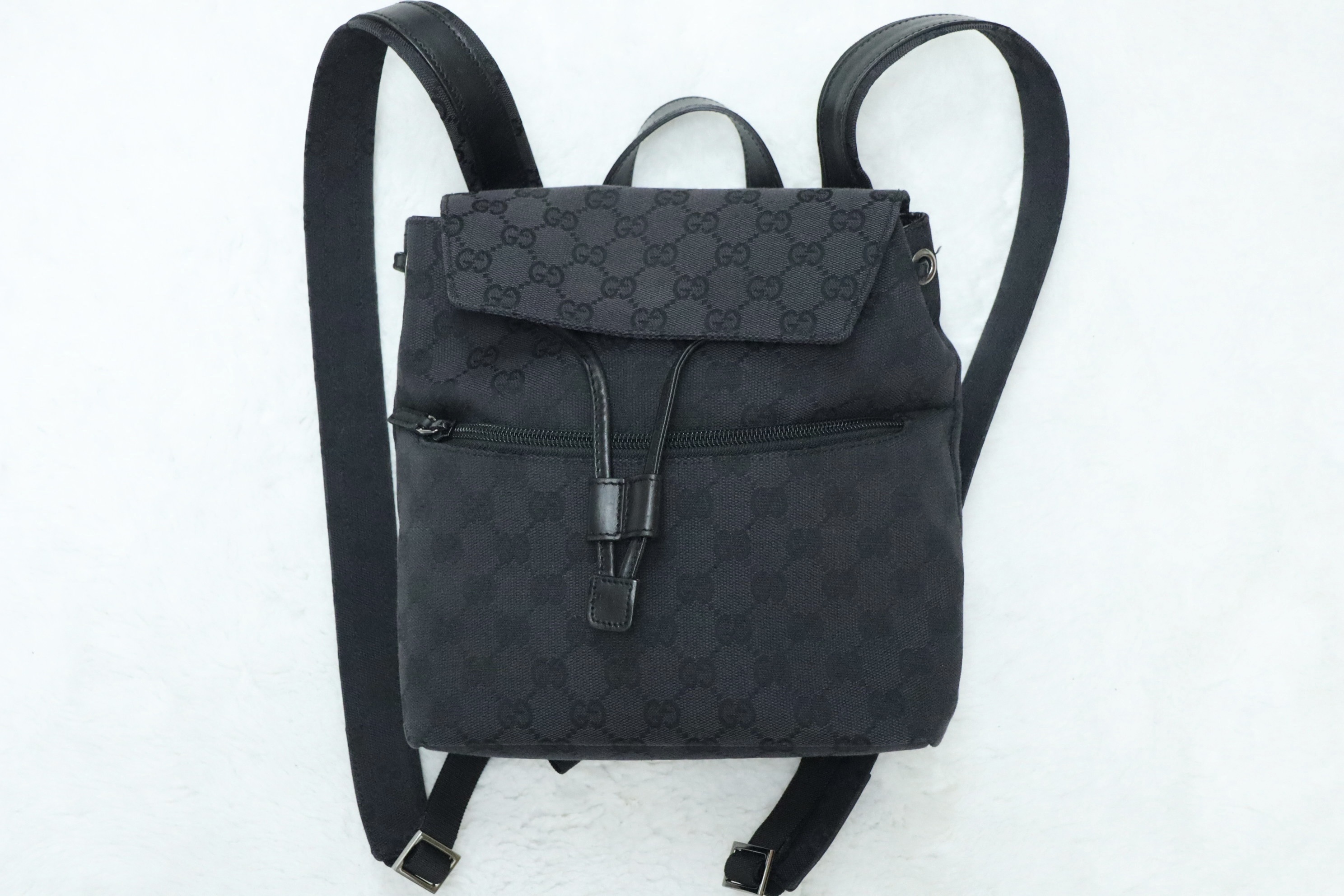 Gucci 黑色暗花背囊🖤