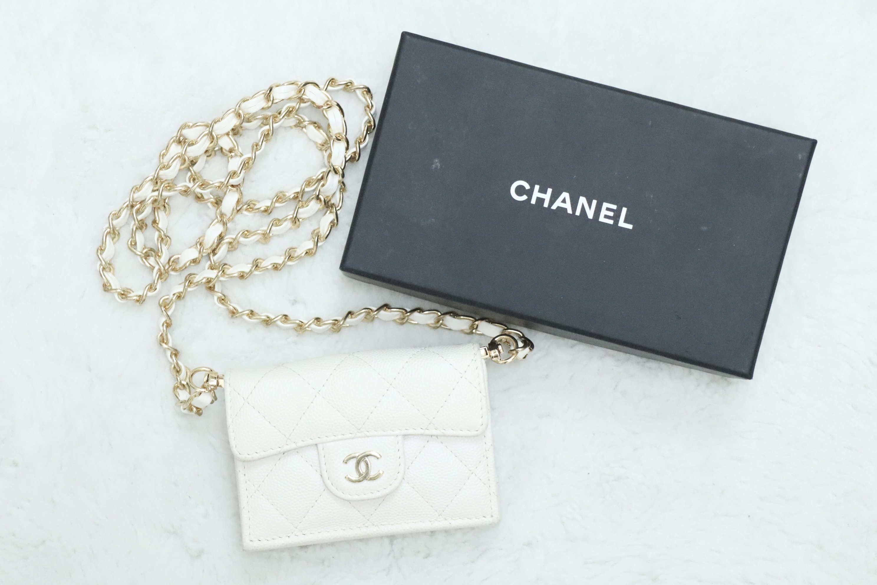 Chanel白色短wallet🤍