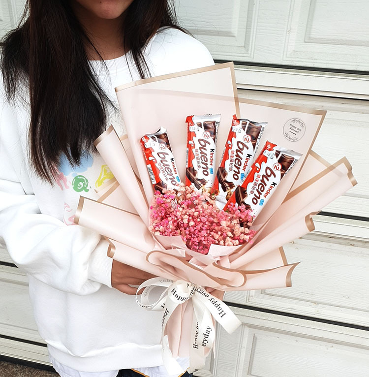 健達繽紛樂巧克力條滿天星零食花束,kinder_bueno_bars_bouquet