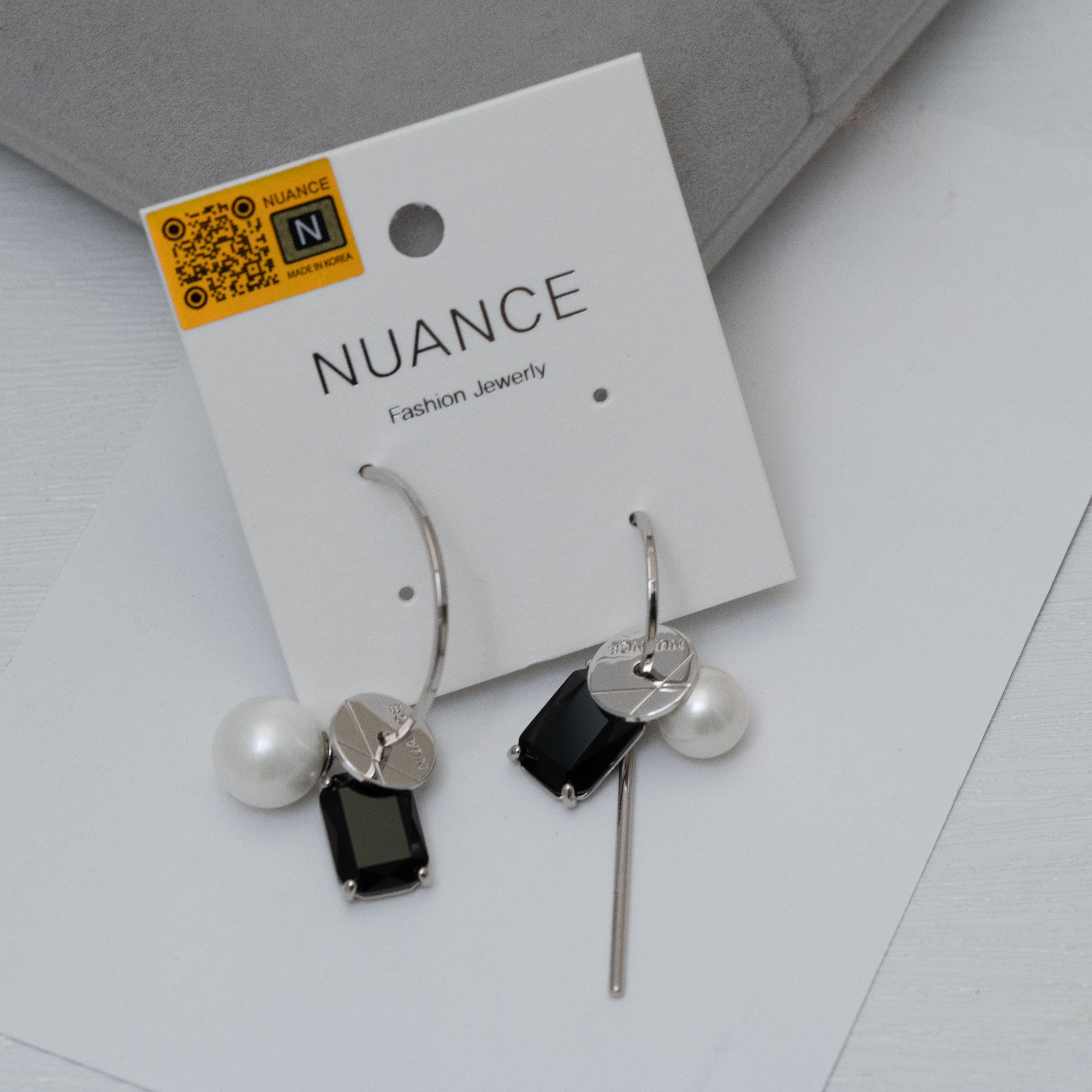 Nuance 黑色方水晶珍珠圈耳環