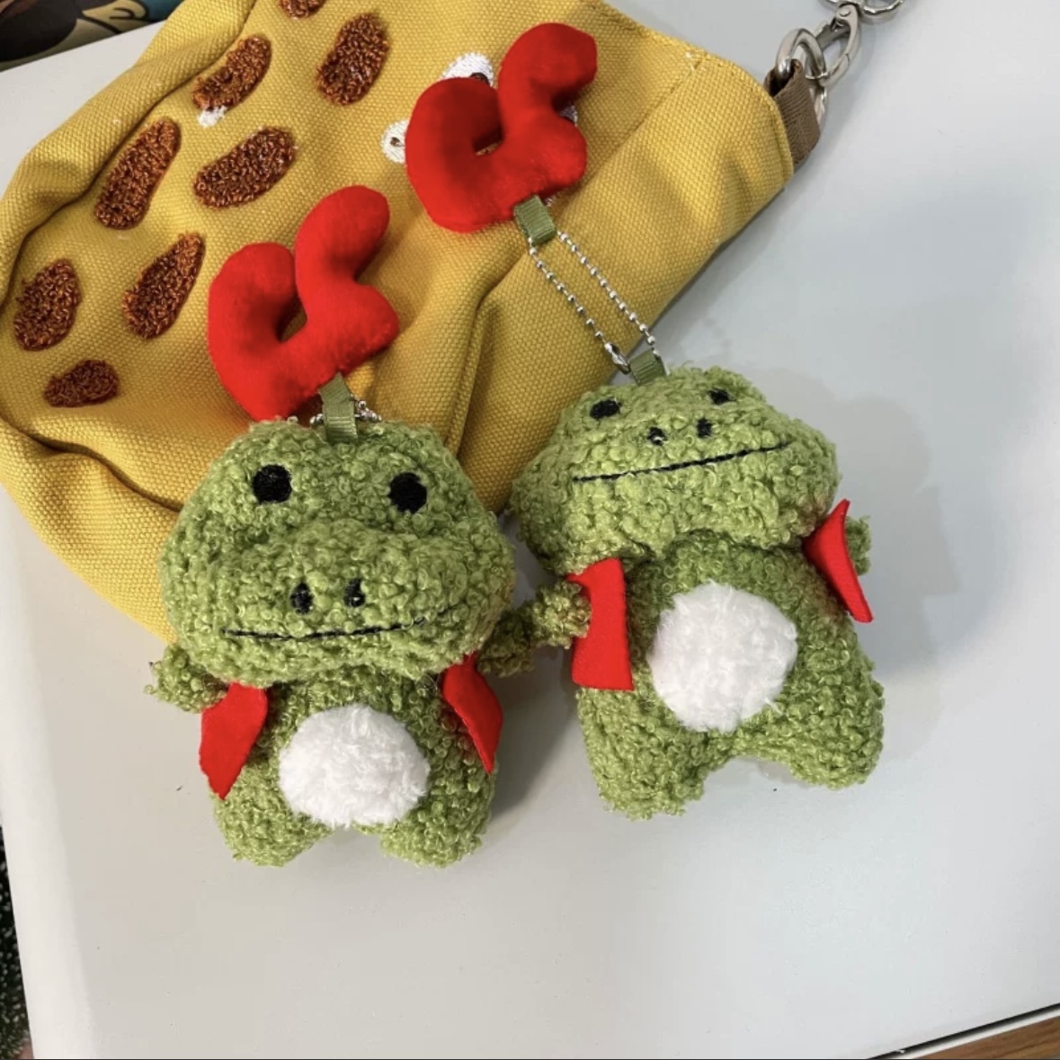 《33072》穿紅背心的小青蛙