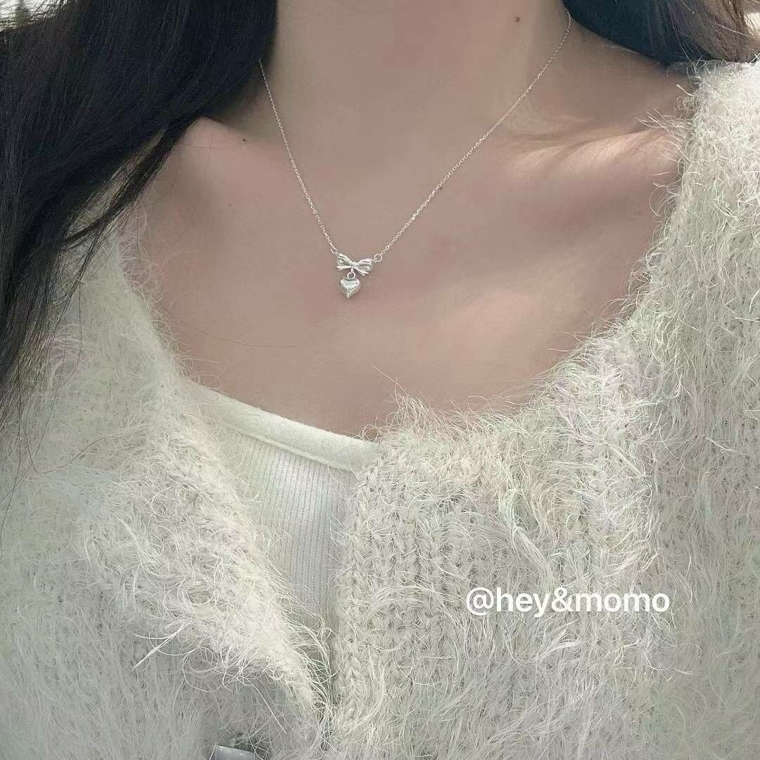 HM2403 小型蝴蝶結加愛心吊墜頸鏈