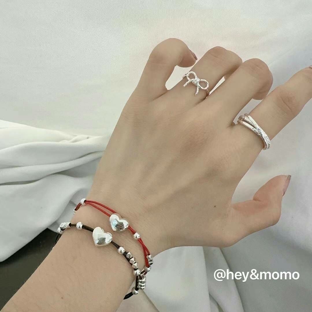 HM2404 ⚪️925 銀 絲綢皮繩愛心手鍊 (黑/紅兩色)