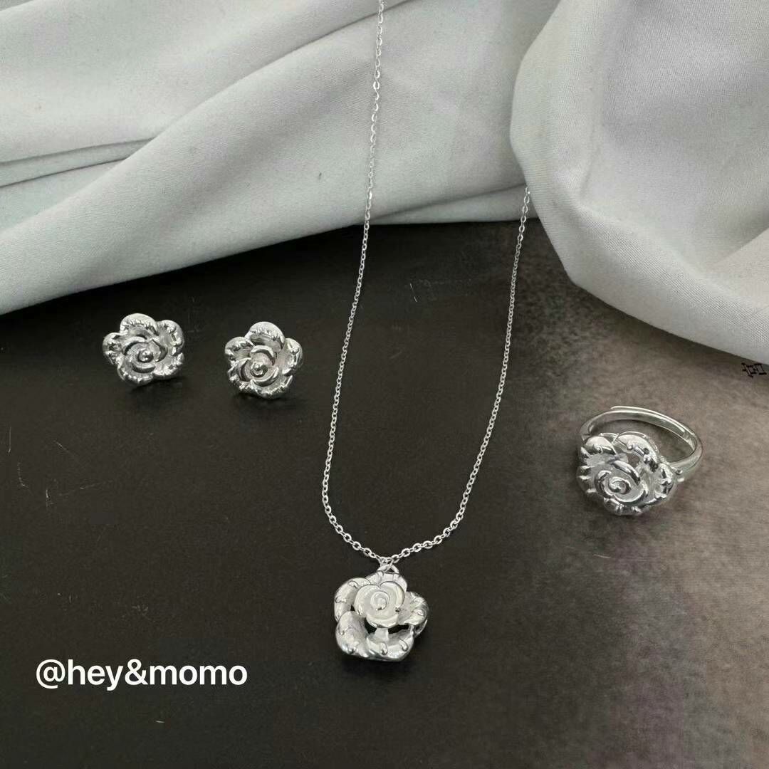 HM2405 ⚪️925 銀 大香香山茶花系列 氣質戒指