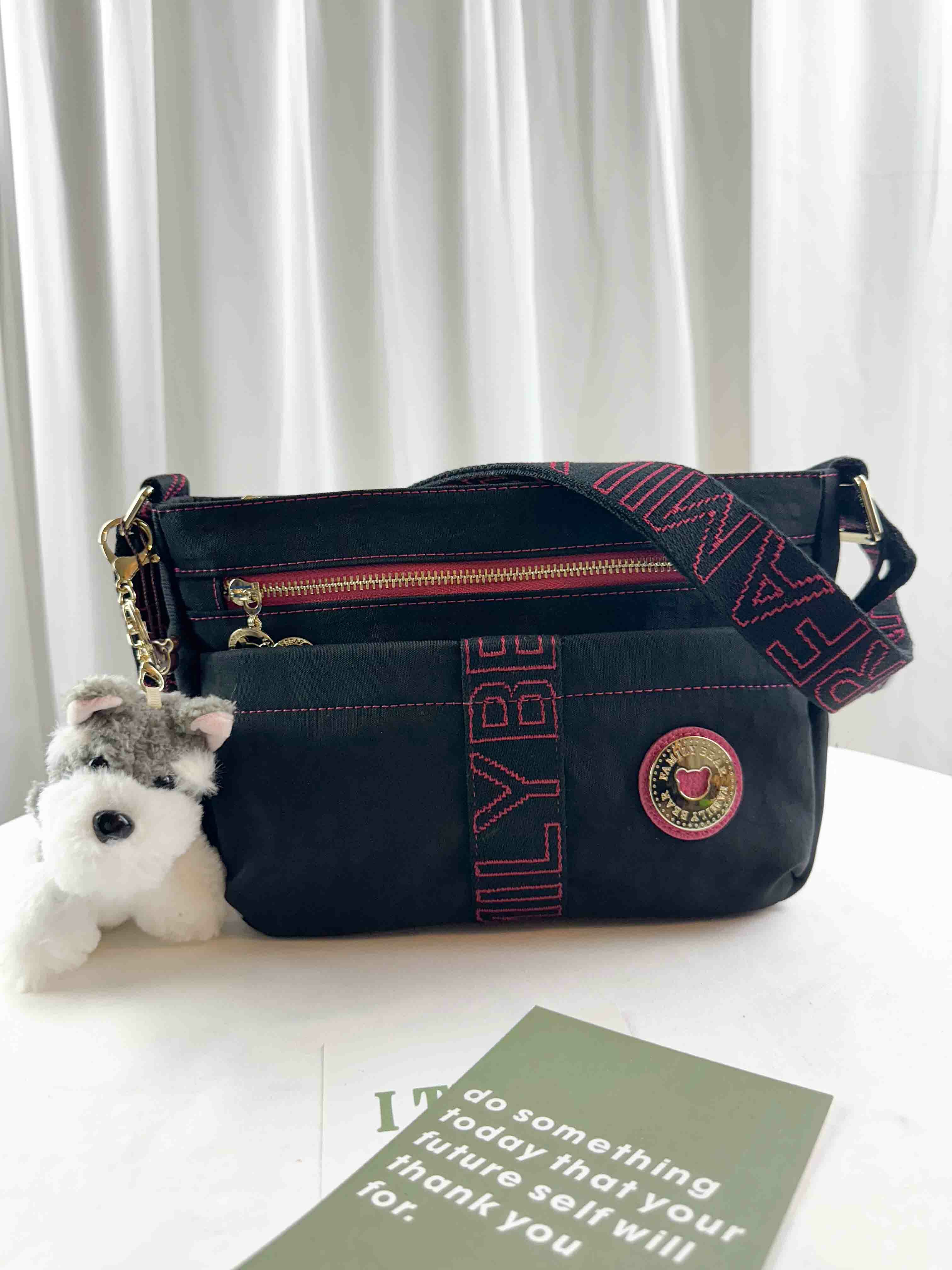 GOODS 黑桃織帶織帶防潑水側背包 附小熊吊飾 #2722