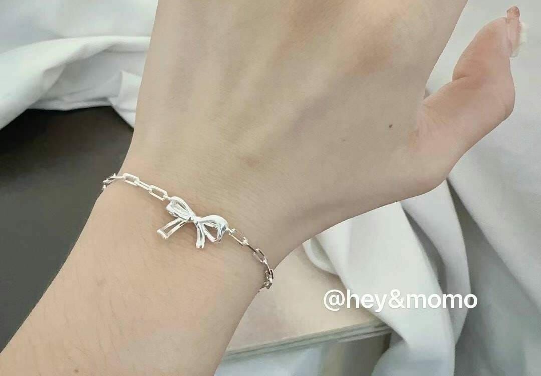 HM2438 亮銀盒子蝴蝶結手鏈