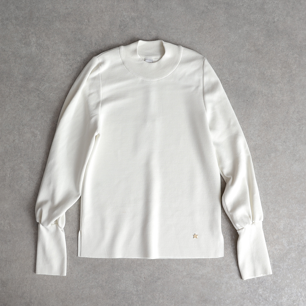 CHONO袖釦高領針織上衣 （白）