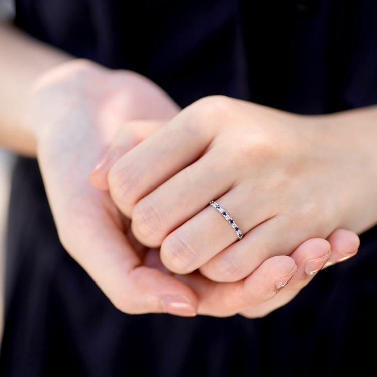 藍寶石鑽石18K跳鑲線戒