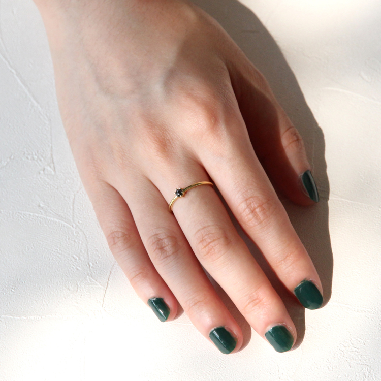 玫瑰切工黑鑽18K戒指