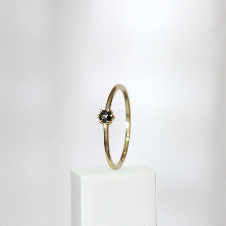 玫瑰切工黑鑽18K戒指