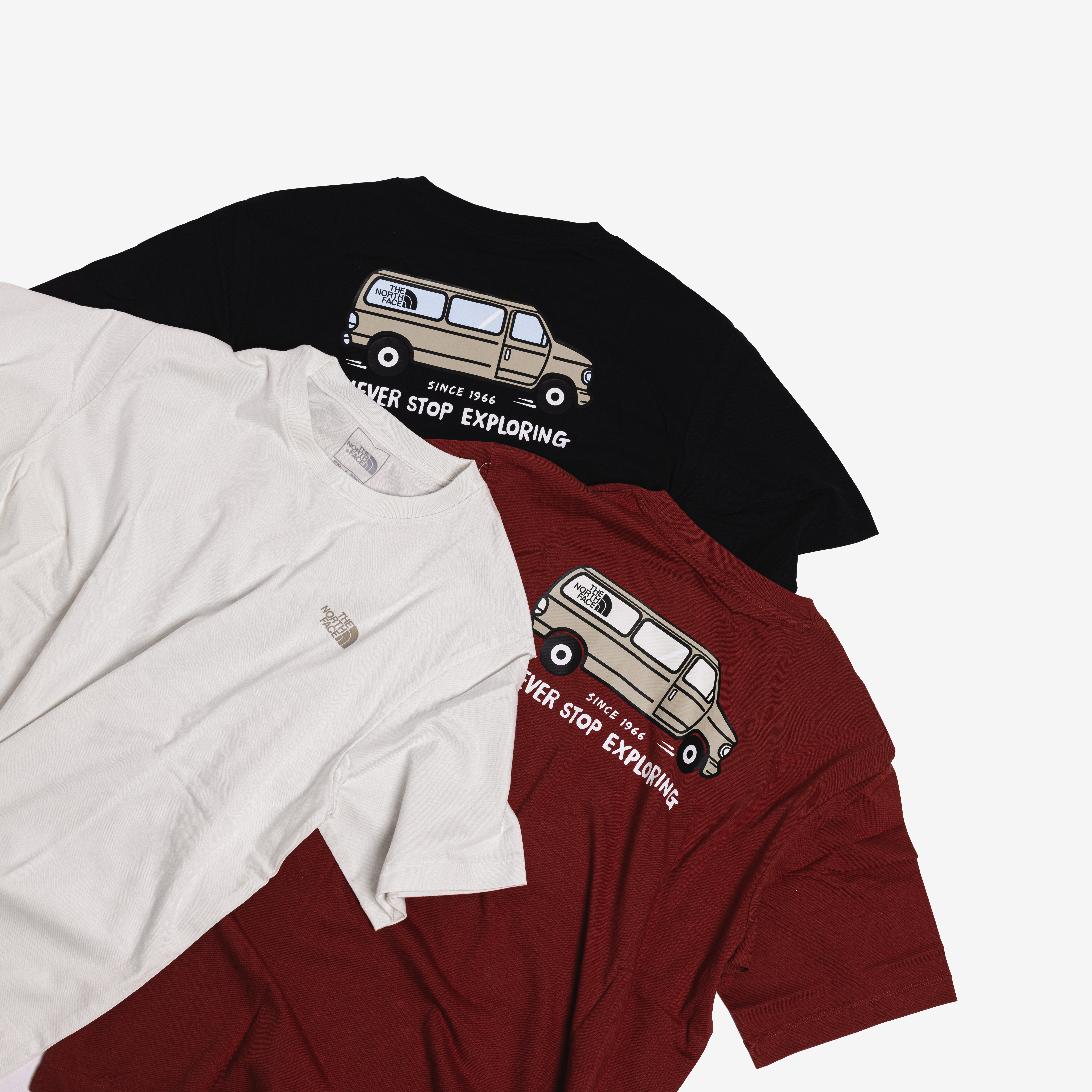 -(E13c06)-THE NORTH FACE U VAN LIFE GRAPHIC SS T 膠印 貨車插圖 短T-NF0A88GH 沙白色 (QLI) / 黑色 (JK3) / 紅色 (POJ)