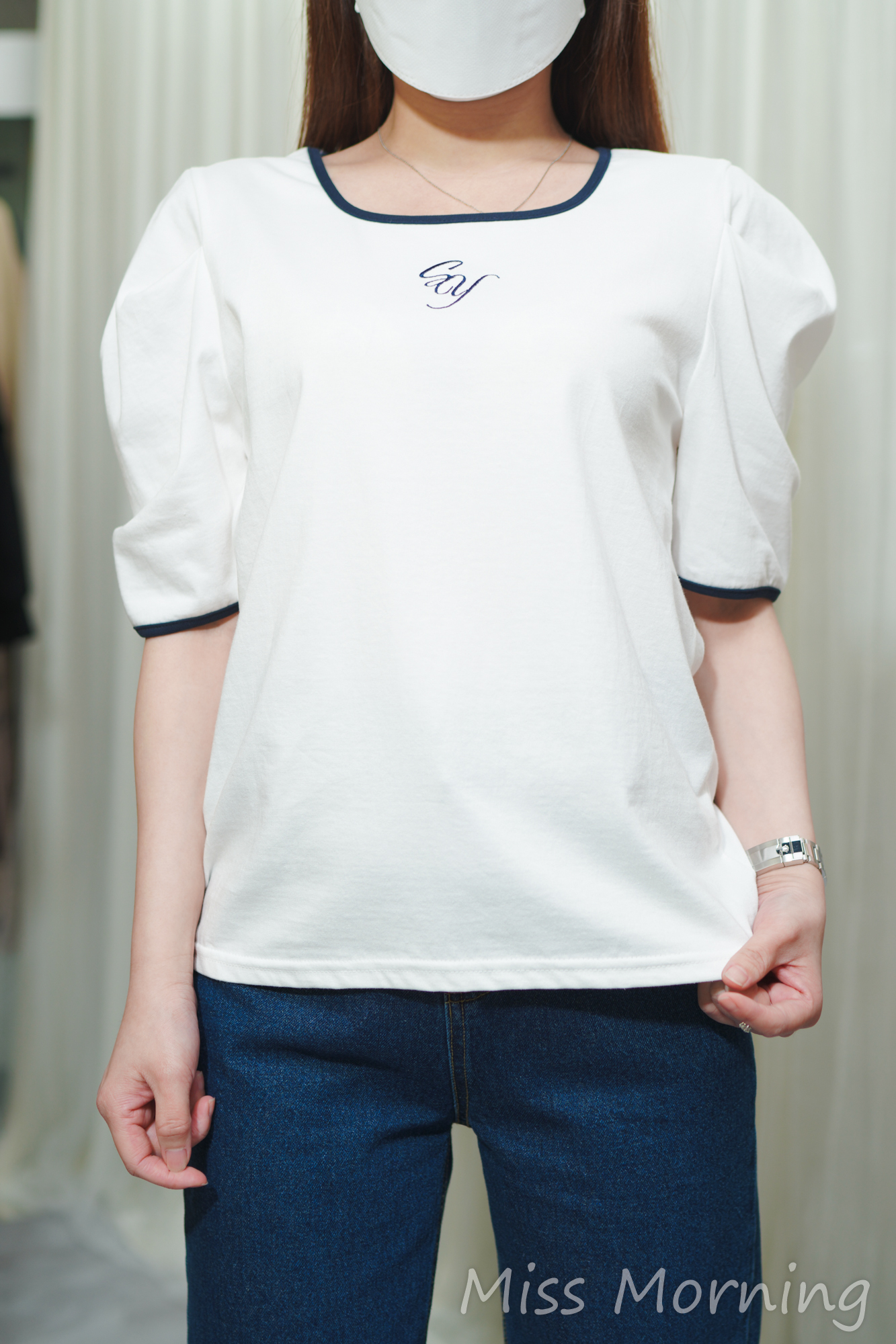 方領刺繡字款上衣(13816)