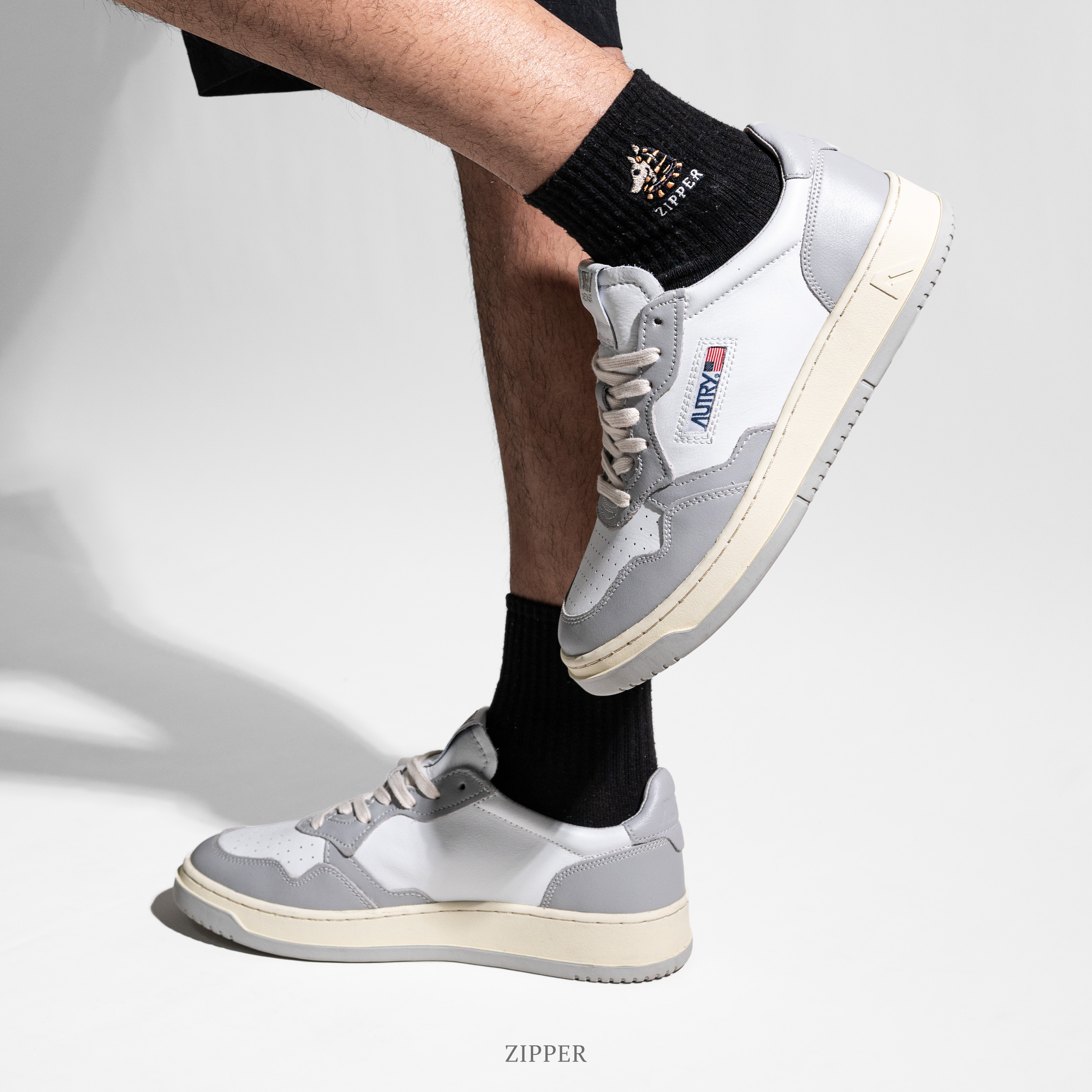【AUTRY】◆Medalist Low Sneakers Gray◆AULM-WB10◆ Autry Medalist Low Sneakers In White And Gray Leather And Suede