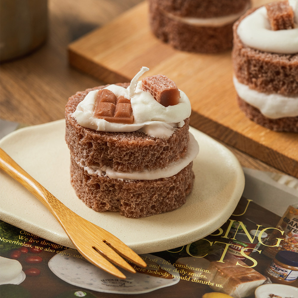 O'Pretty 歐沛媞 手工香氛蠟燭-巧克力蛋糕(7X7X8cm)附祝福鐵盒