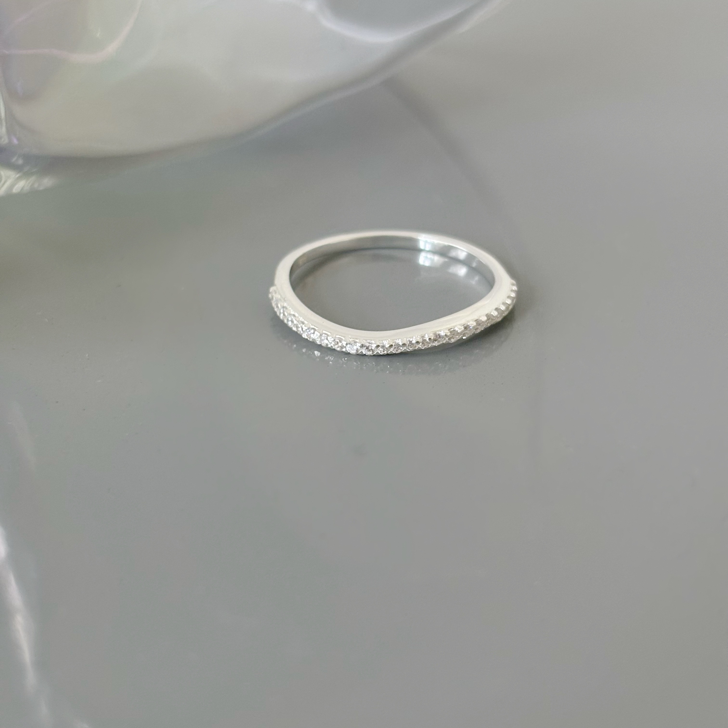 微波浪排鋯戒指