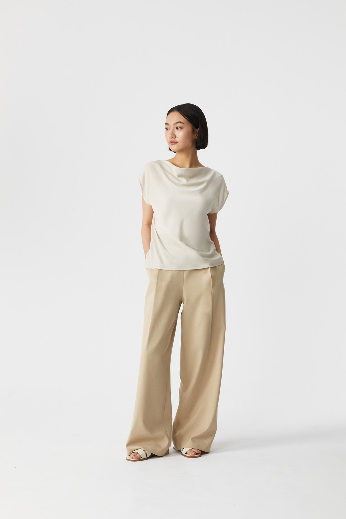 BREEZE 垂領蓋袖上衣 女（淺卡其）