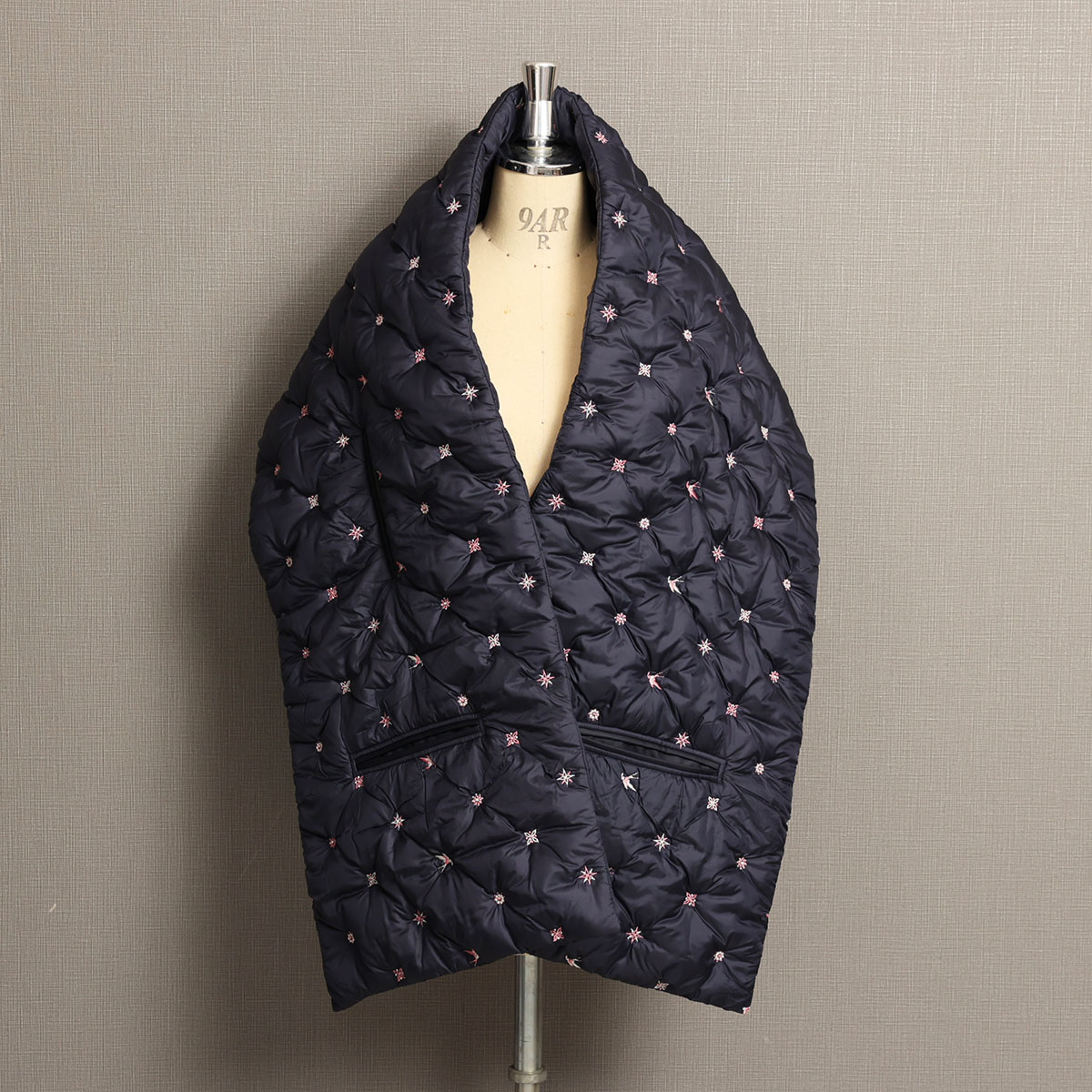 CHONO寶石刺繡造型披肩（深藍）