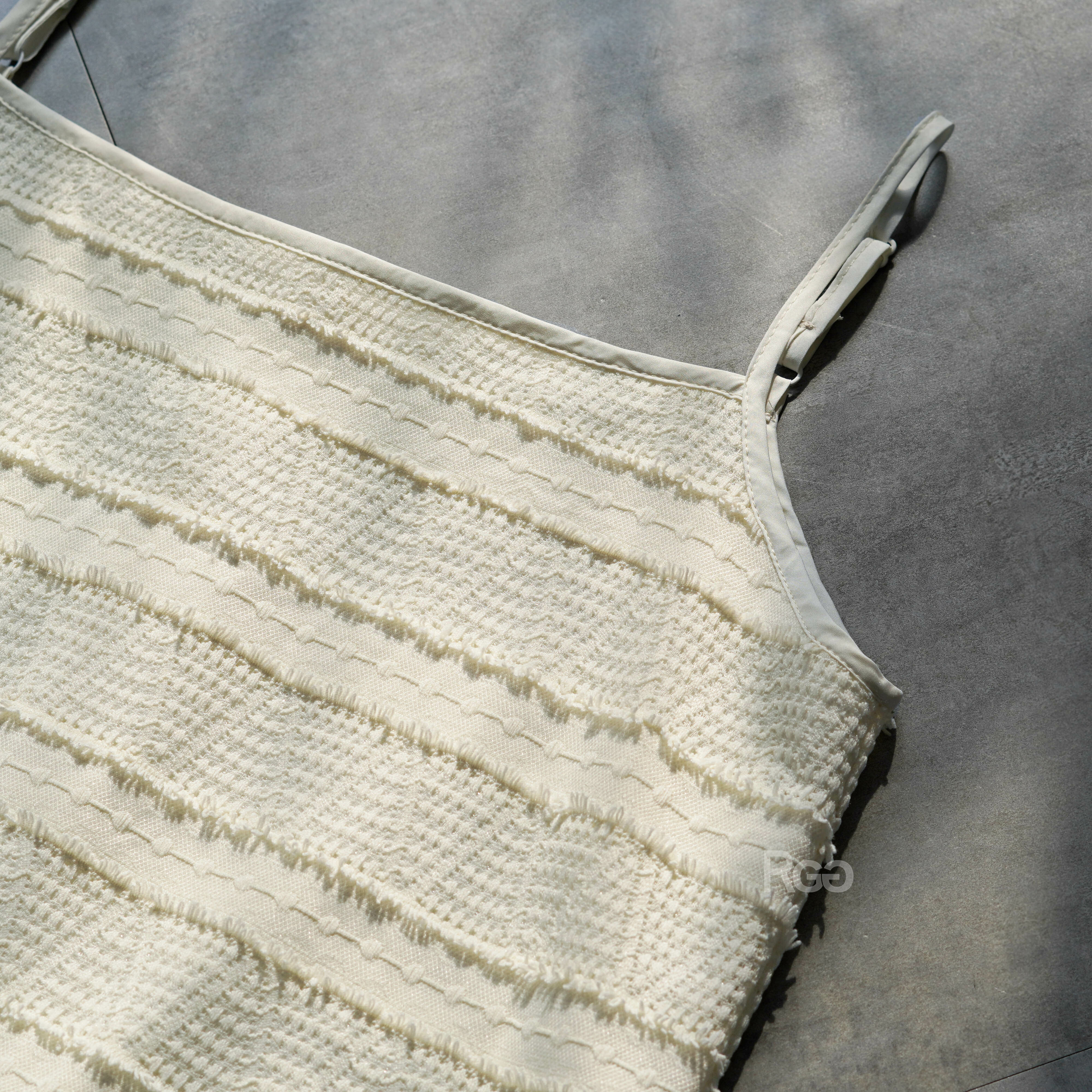 #88603 針織紋路鬚鬚長洋裝領口細節照