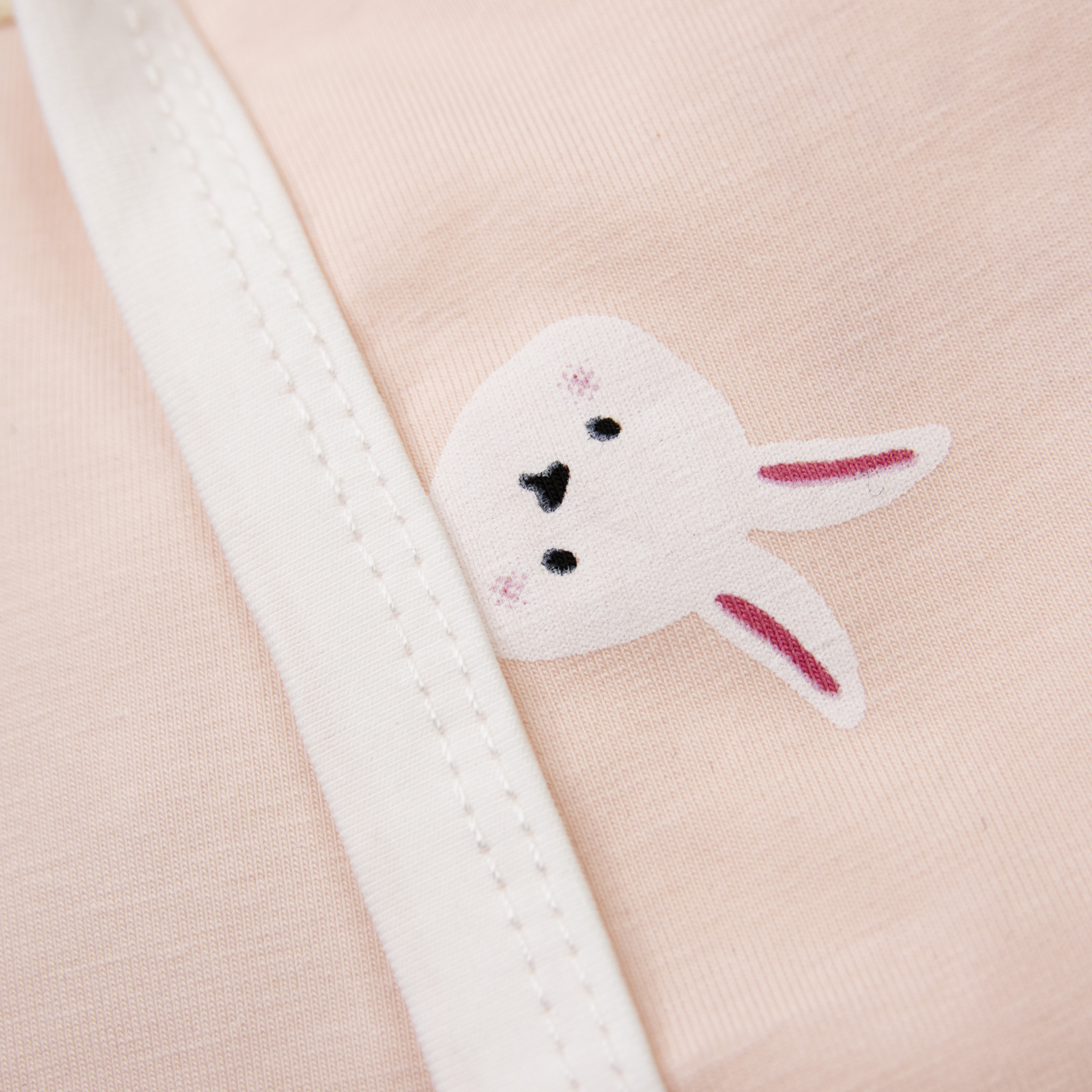 【JB1024】櫻桃兔兔。霜柔棉長袖肚衣