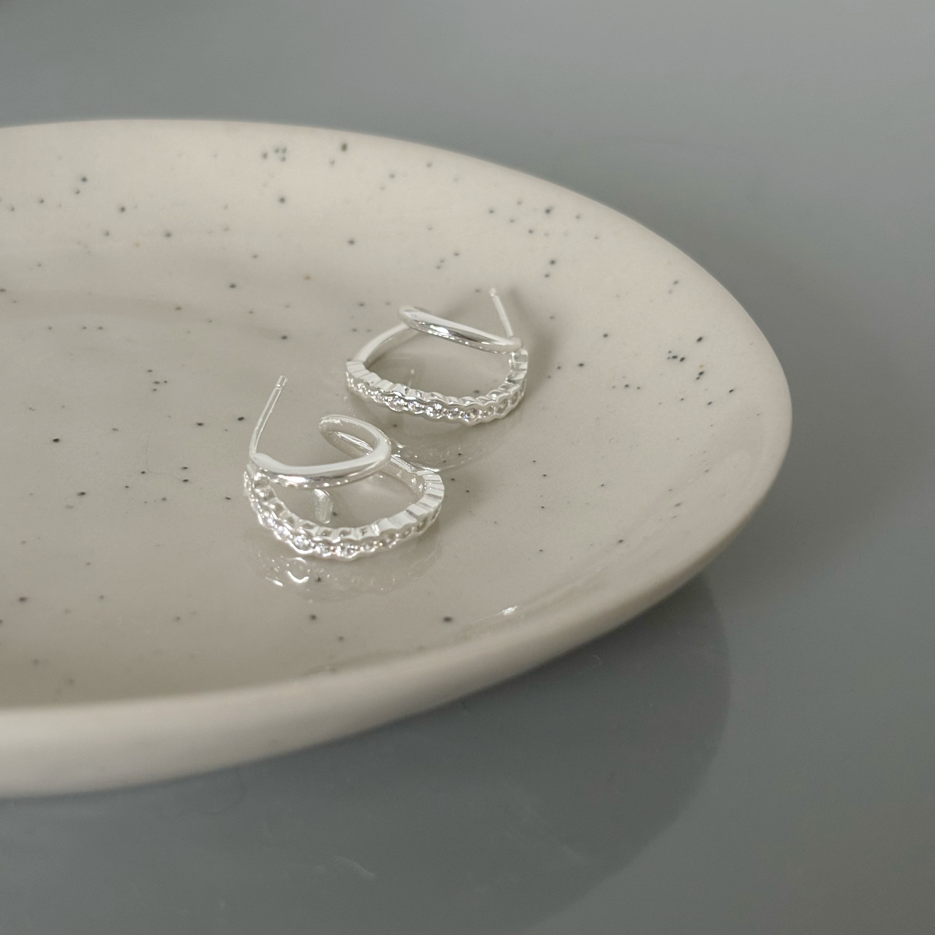 蜂巢波浪鋯石雙層耳環