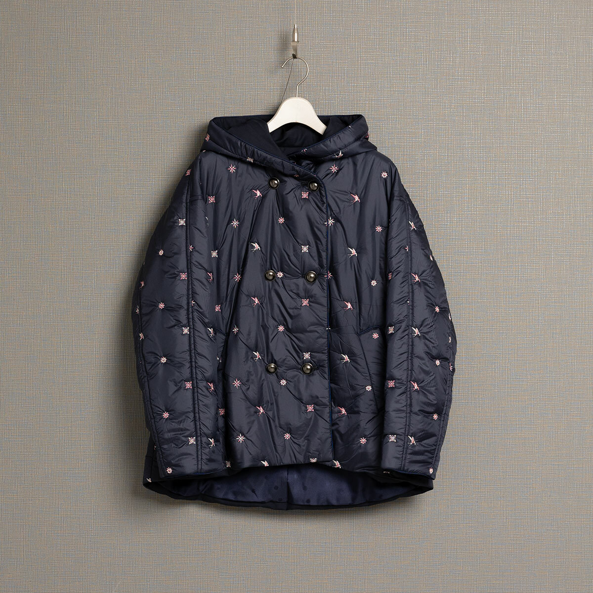 CHONO寶石刺繡短版輕羽絨外套（深藍）