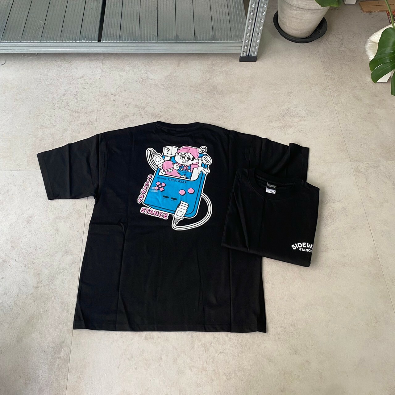 Sideway Stance 遊戲機印刷圖案短Tee SIDE23-077/SIDE23-121