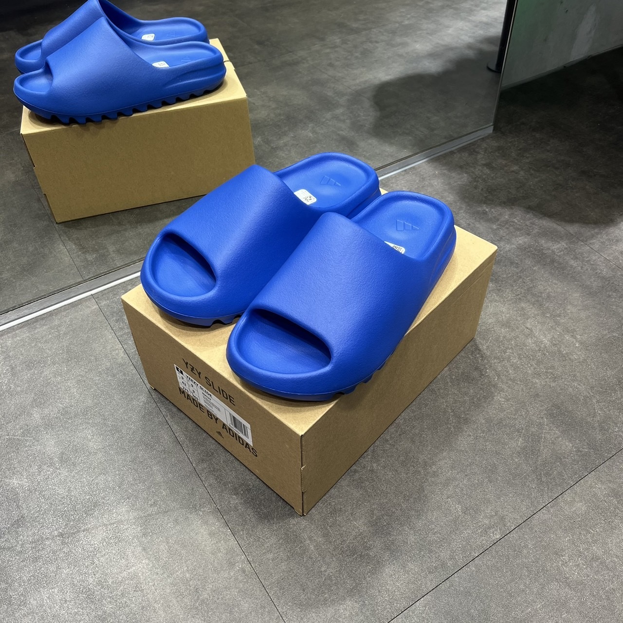 adidas Yeezy Slide "Azure" 拖鞋 亮藍 ID4133