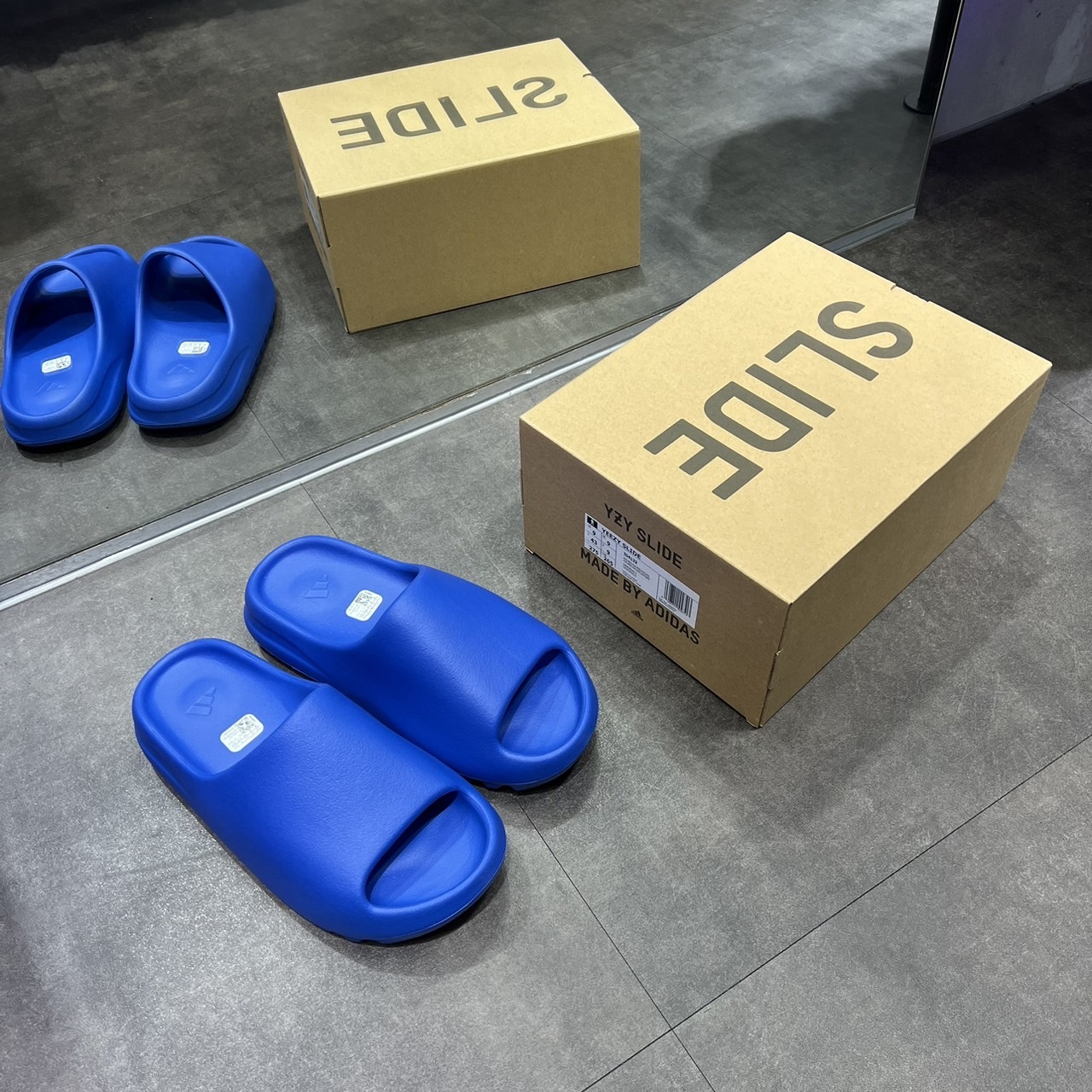 adidas Yeezy Slide "Azure" 拖鞋 亮藍 ID4133