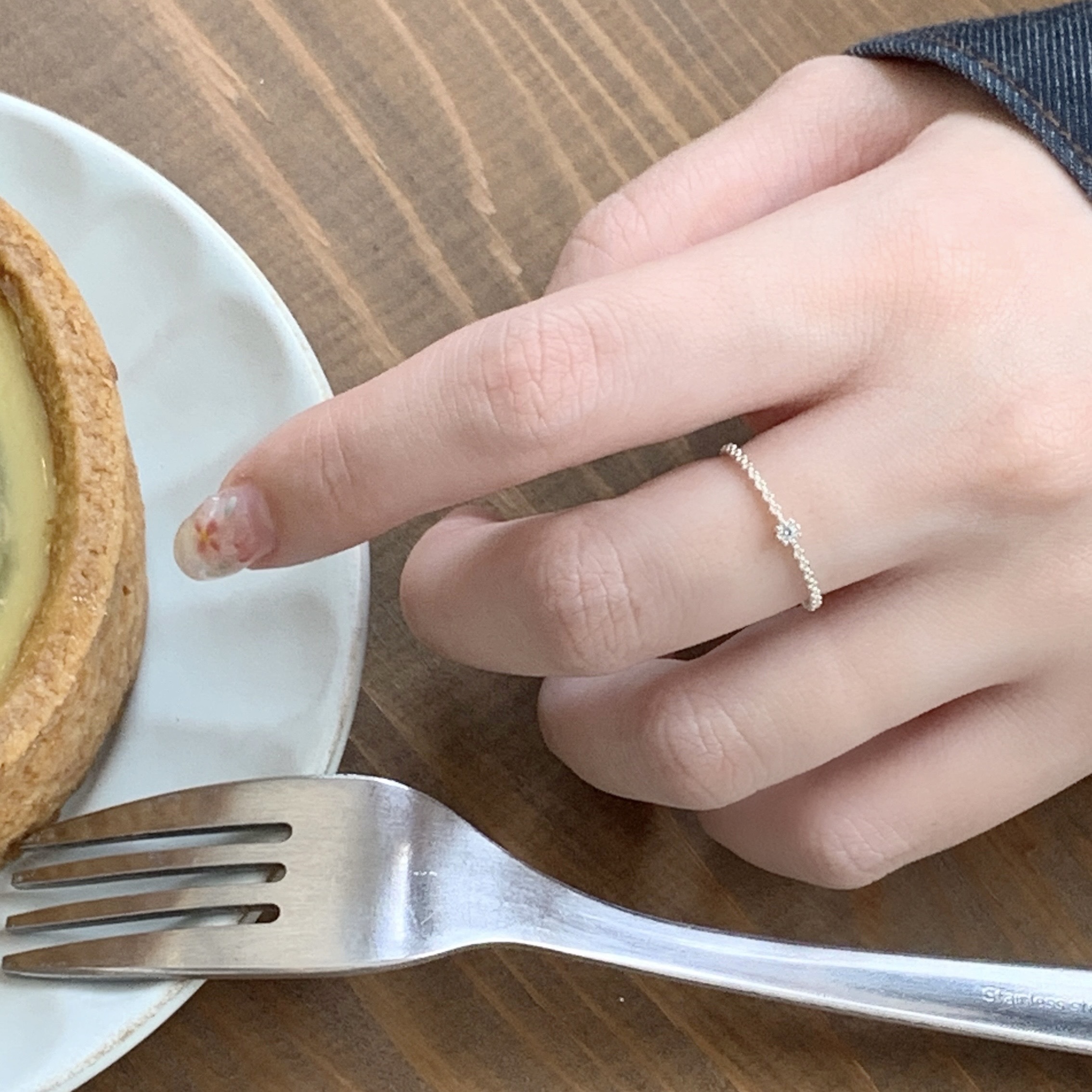 珊瑚單顆鋯石戒指