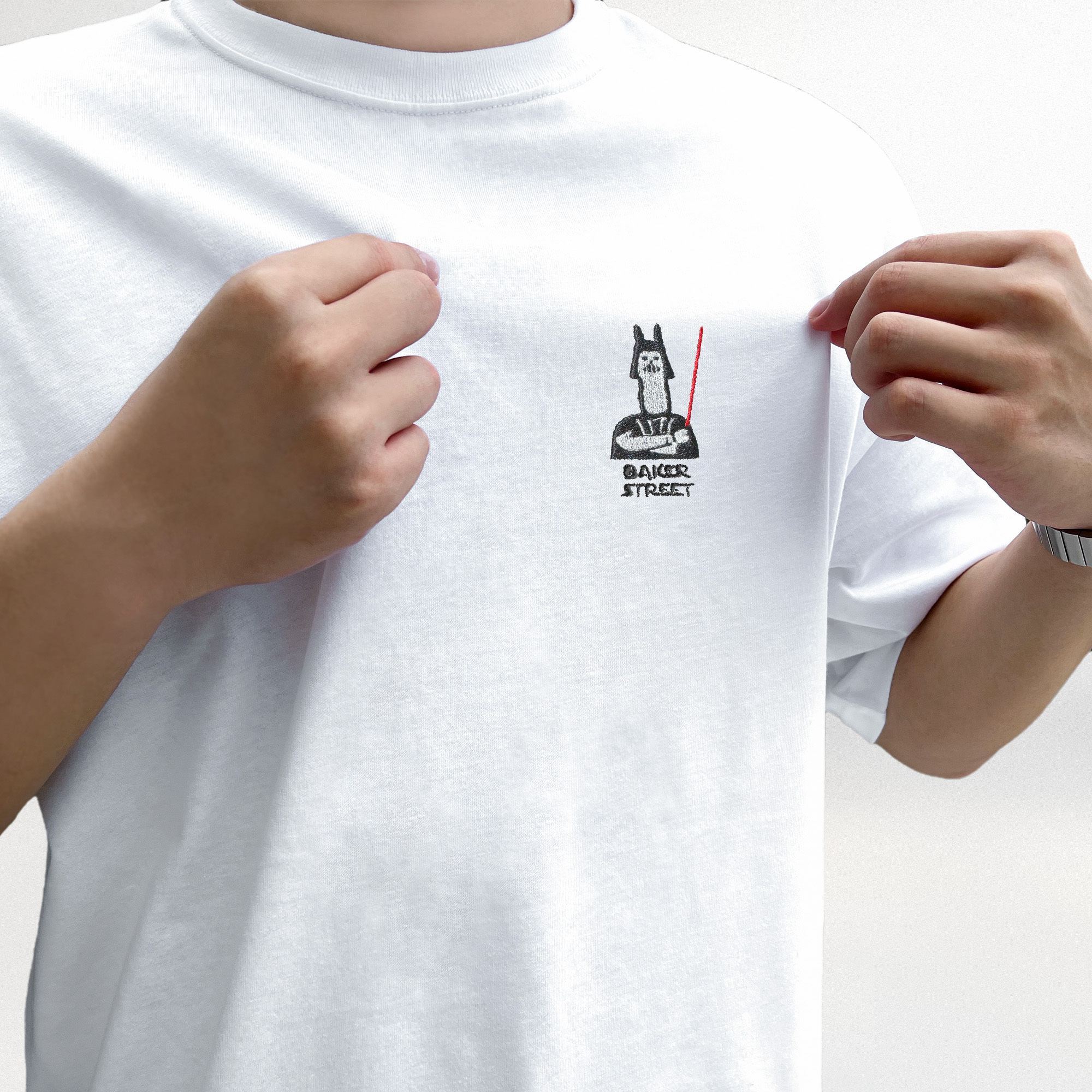 Embroidery-黑武駝 刺繡  寬版落肩  短T