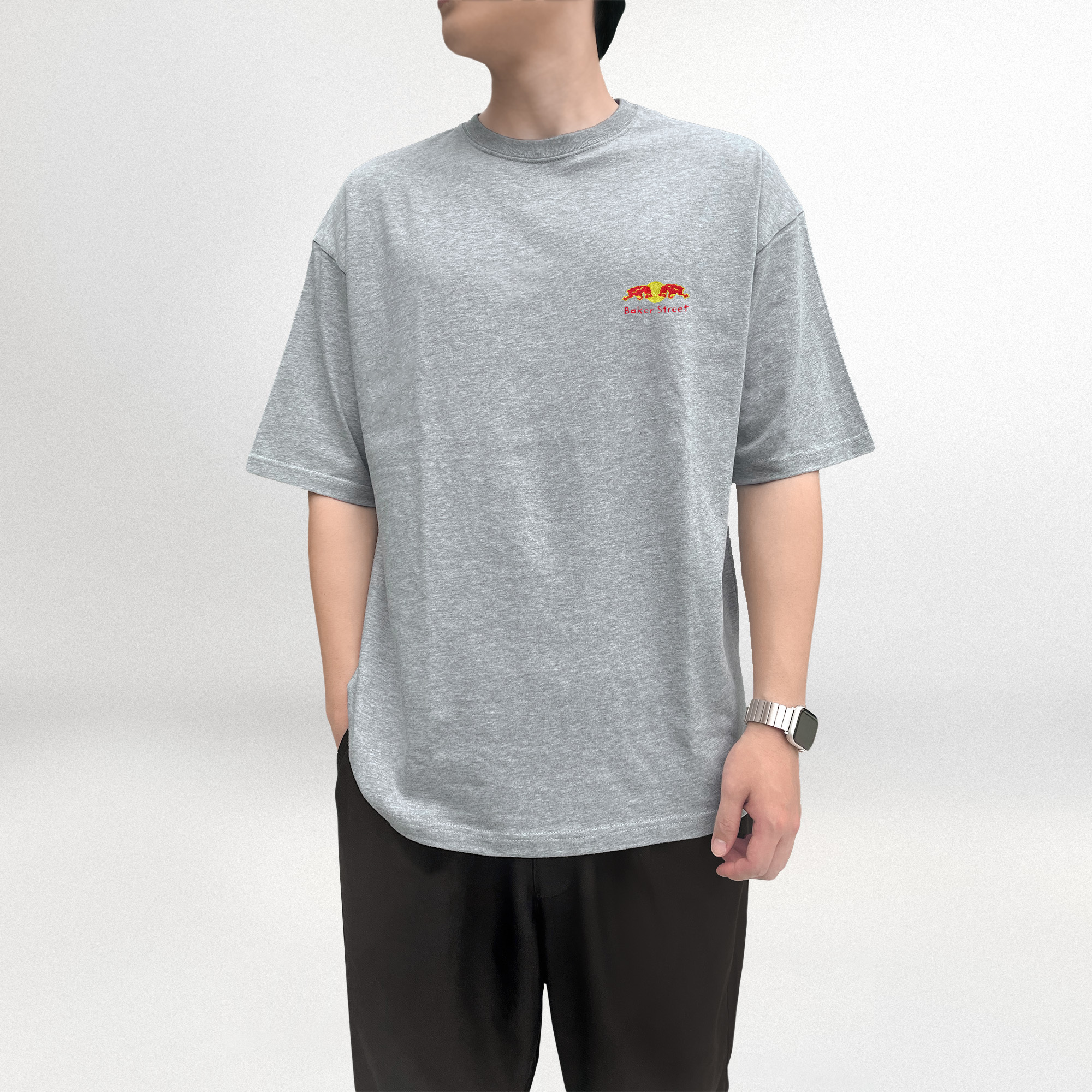 Embroidery-紅駝 刺繡  寬版落肩  短T