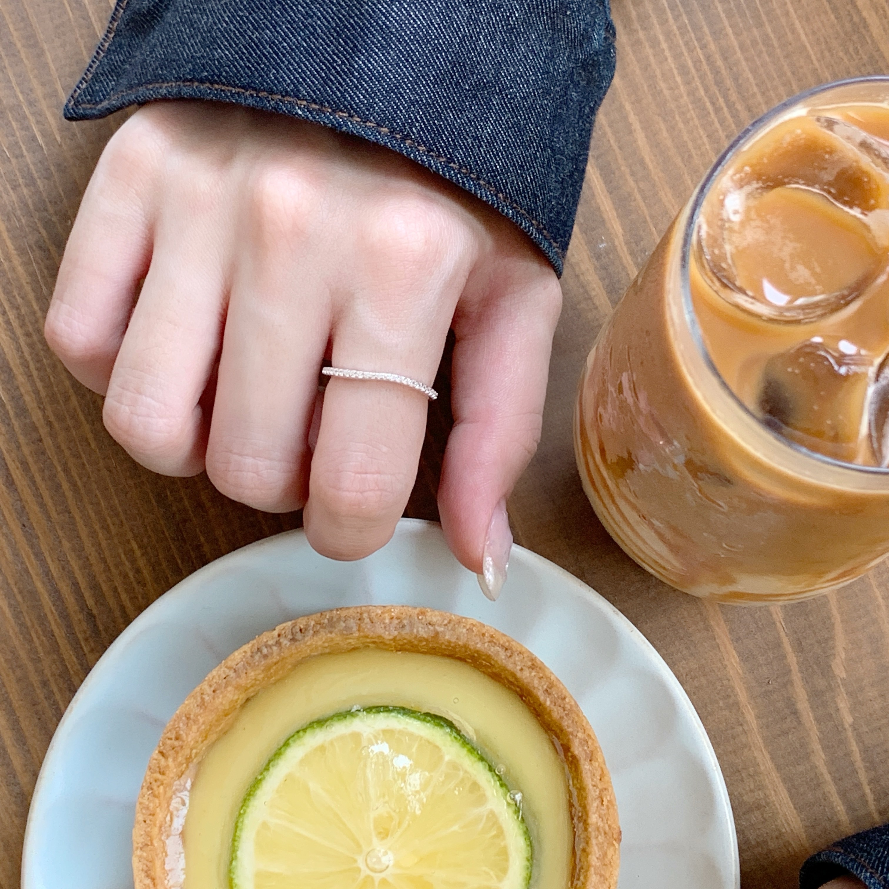 微波浪排鋯戒指