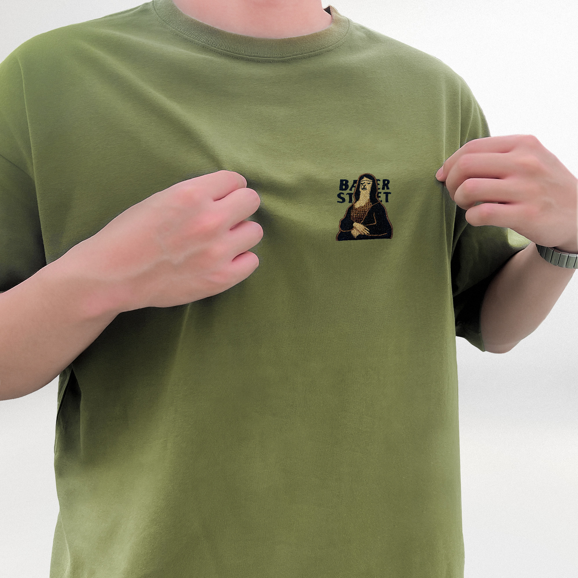 Embroidery-蒙納駝的微笑 刺繡  寬版落肩  短T