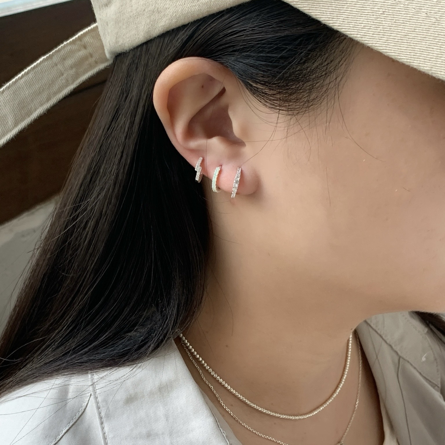 交錯鋯石扣式耳圈