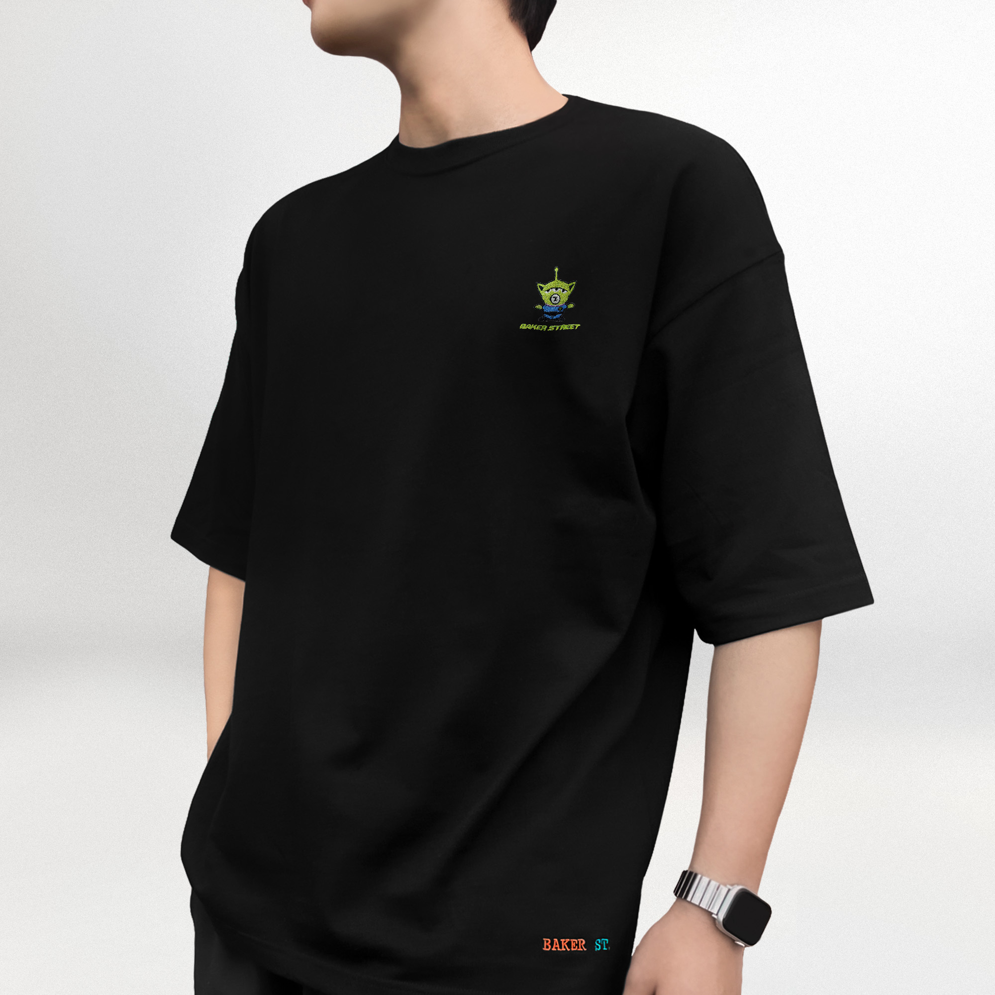 Embroidery-三眼駝 刺繡  寬版落肩  短T