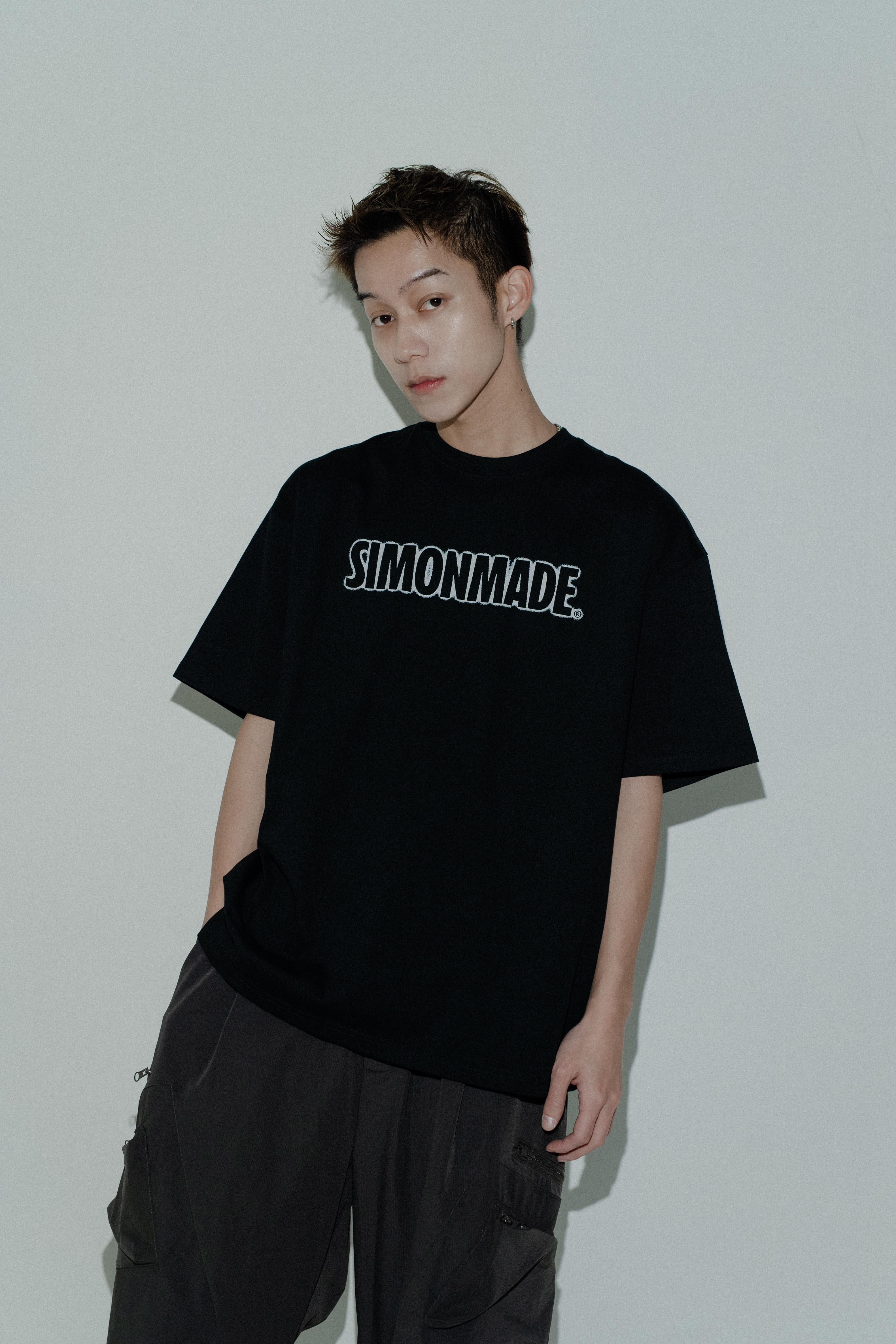 SIMON MADE TS-24382 噴漆 經典 字母 短T