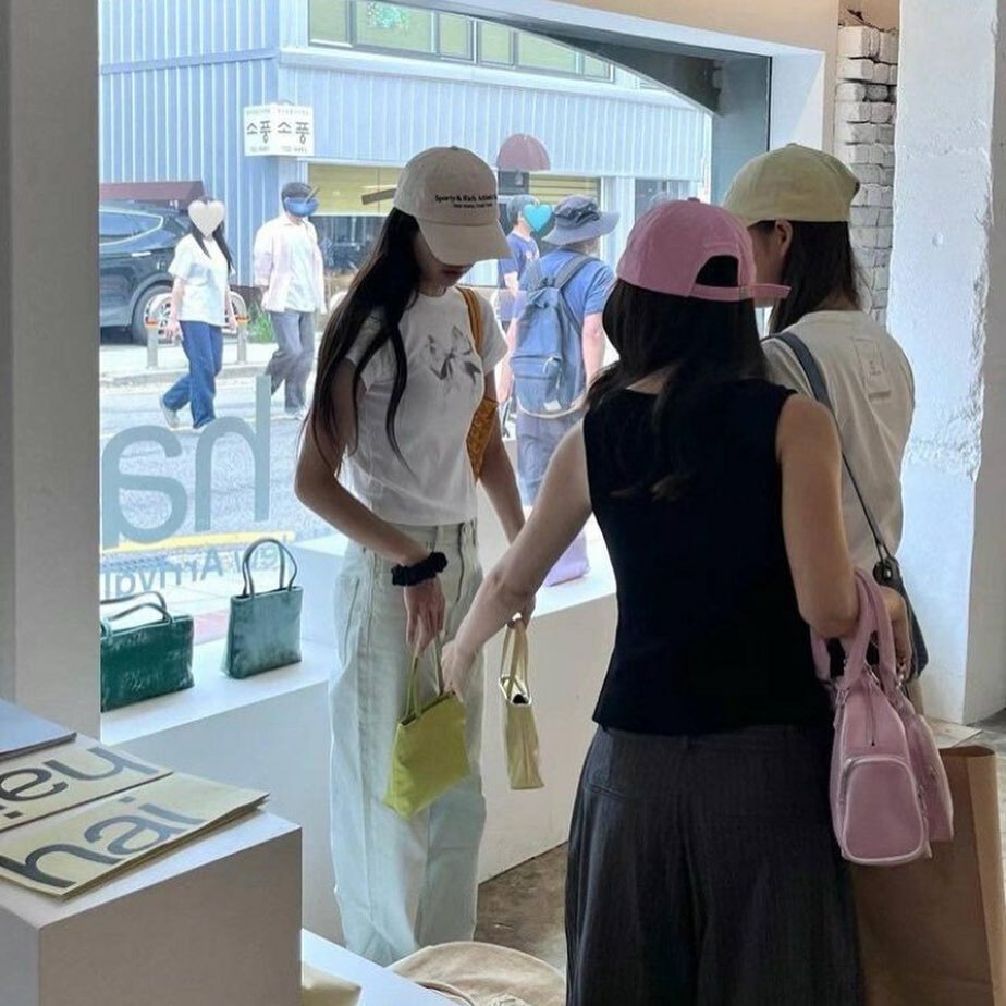 RONRON DOUBLE RIBBON SLIM CROP T SHIRT