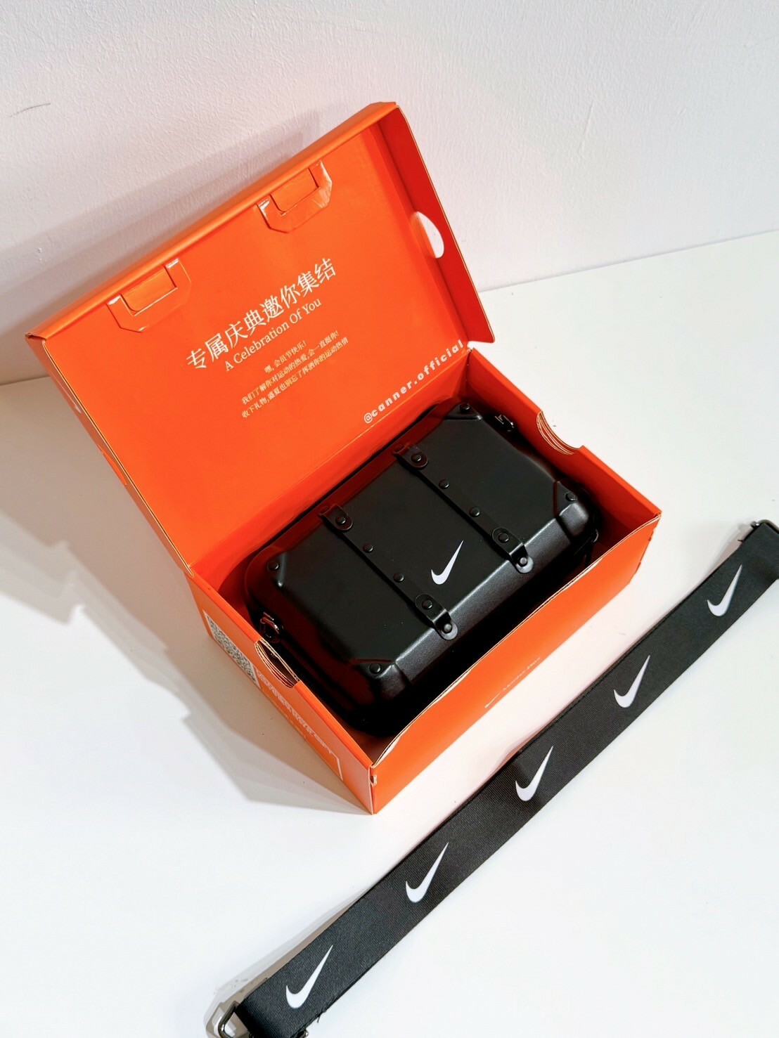 <現貨> 國外限定 Nike 隨行包 側背包 附贈鍊條 BG031-010A